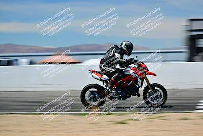 media/Mar-25-2024-Moto Forza (Mon) [[8d4319bd68]]/3-Intermediate Group/Session 4 (Front Straight Speed Pans)/